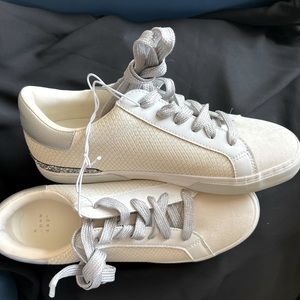 Ladies white sneakers-New